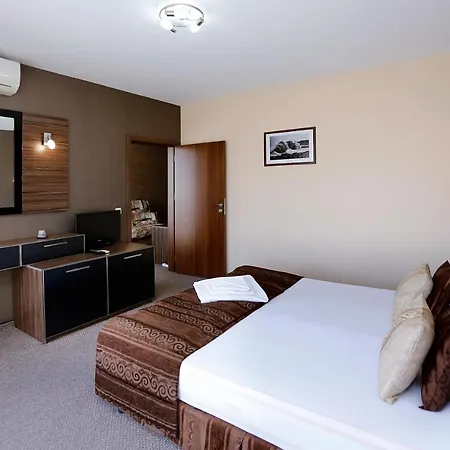 Coral Pomorie